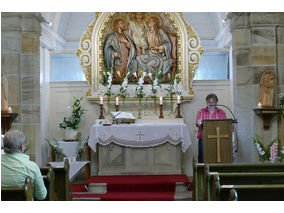 Feier des Mährisch-Neustädter Wachsstockfestes an der Weingartenkapelle (Foto: Karl-Franz Thiede)